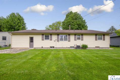 219 Floral Avenue Mankato MN 56001