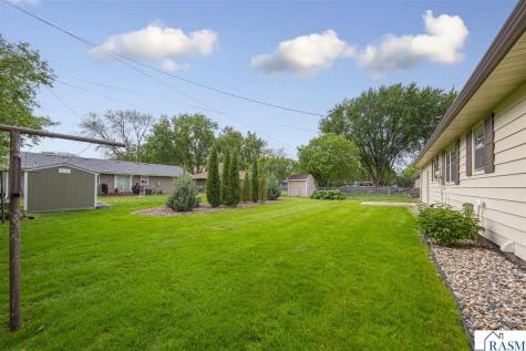 219 Floral Avenue Mankato MN 56001