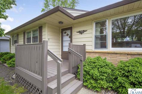 219 Floral Avenue Mankato MN 56001