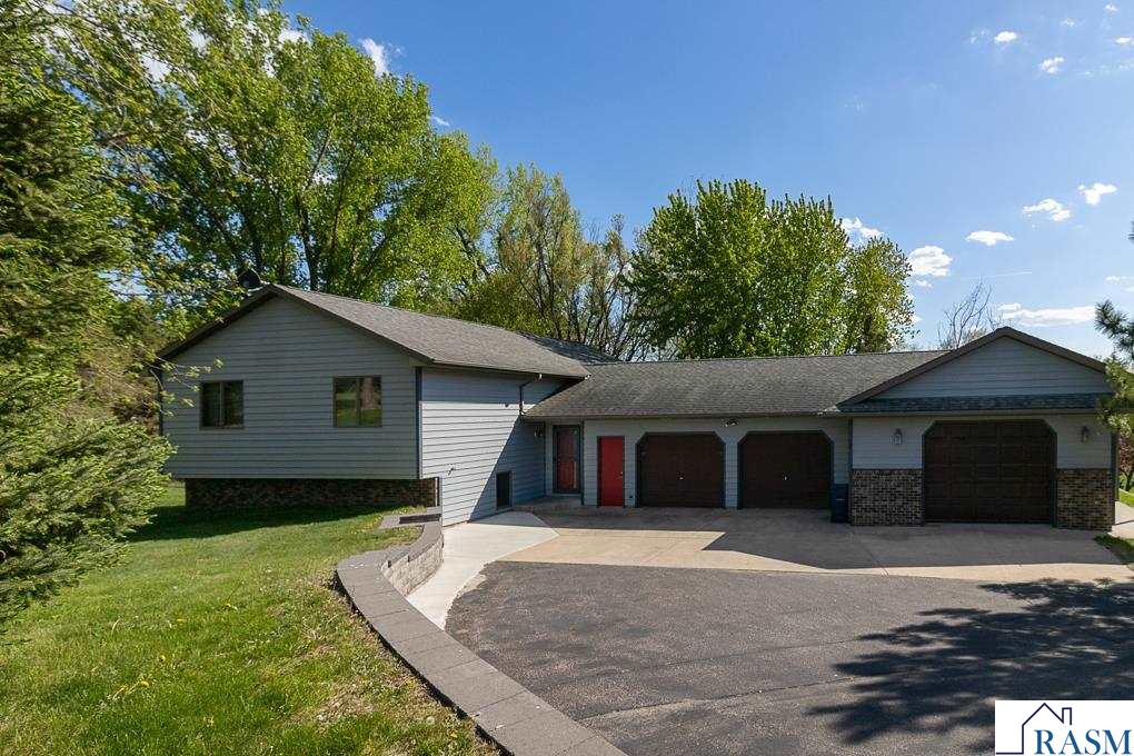 61785 Sunset Lane New Ulm MN 56073