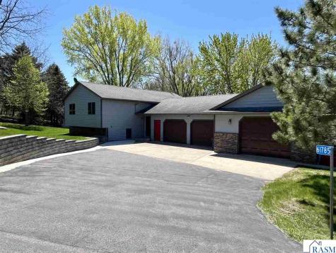 61785 Sunset Lane New Ulm MN 56073