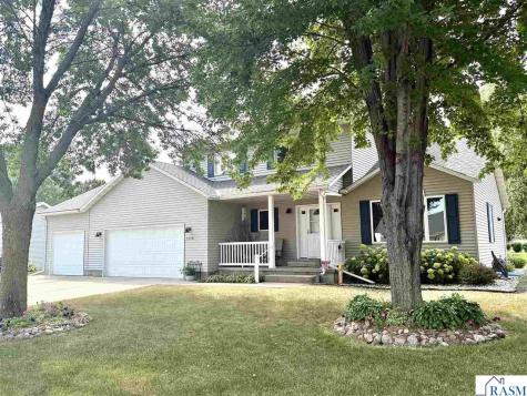 1310 Lloyd Lane St. Peter MN 56082