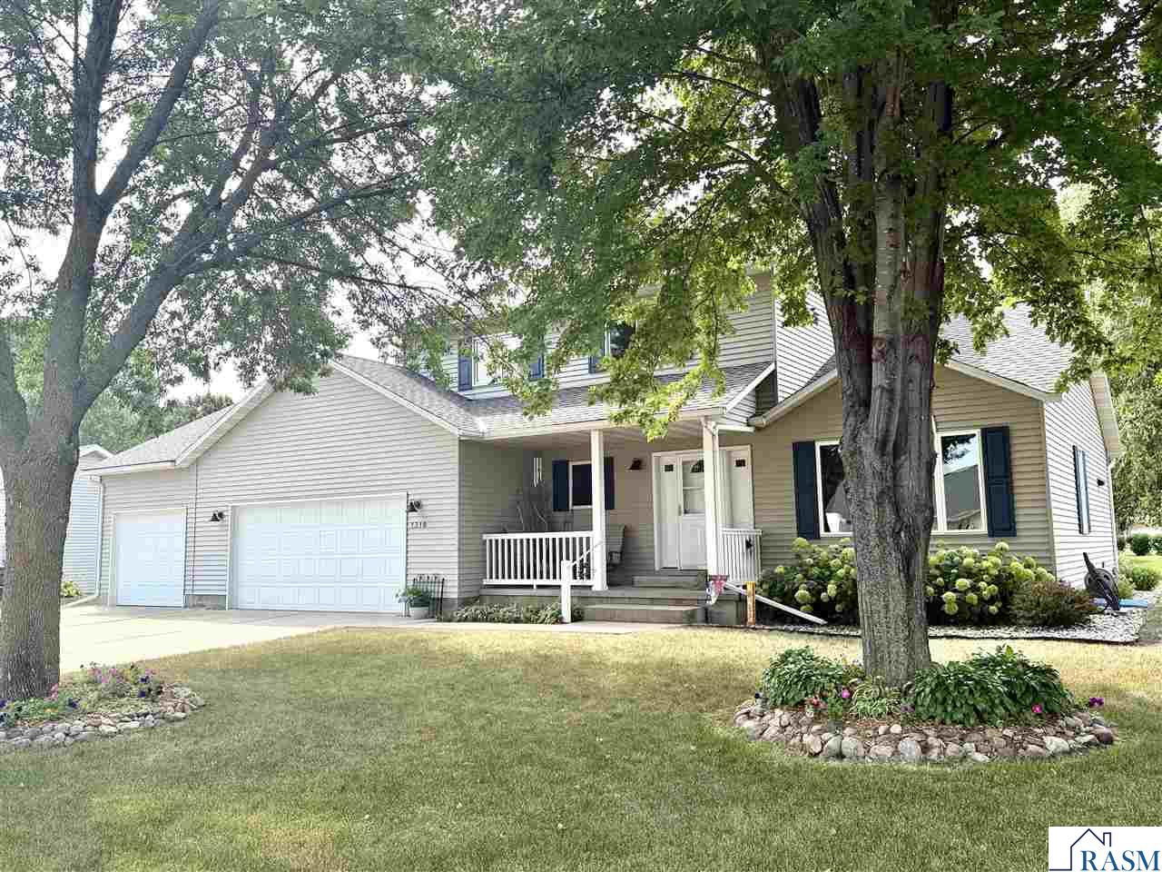 1310 Lloyd Lane St. Peter MN 56082