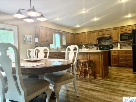 1310 Lloyd Lane St. Peter MN 56082