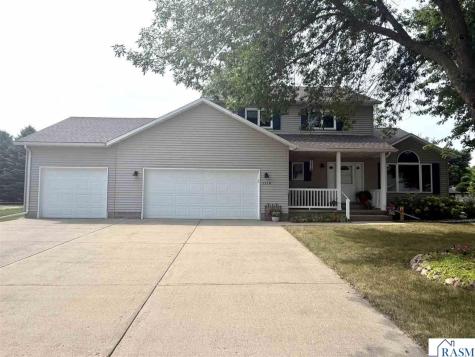 1310 Lloyd Lane St. Peter MN 56082