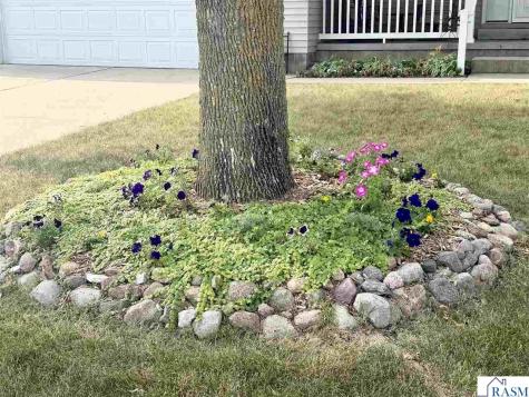 1310 Lloyd Lane St. Peter MN 56082