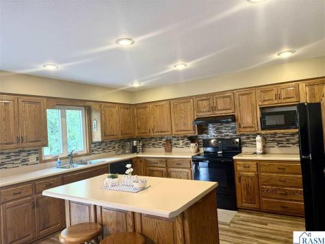 1310 Lloyd Lane St. Peter MN 56082