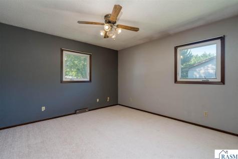 19 W Higbie Avenue Minnesota Lake MN 56068