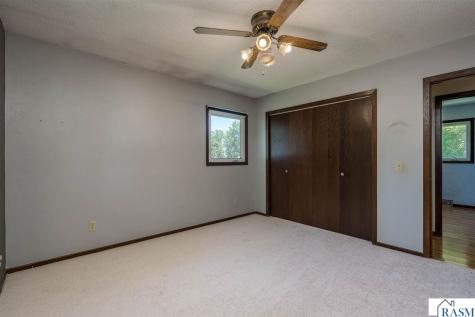 19 W Higbie Avenue Minnesota Lake MN 56068