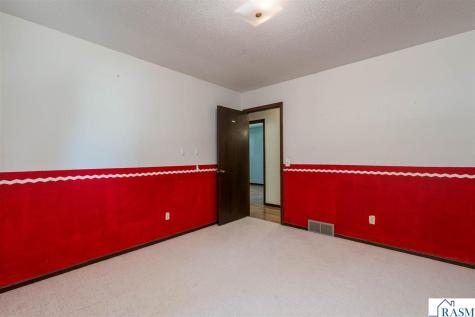19 W Higbie Avenue Minnesota Lake MN 56068