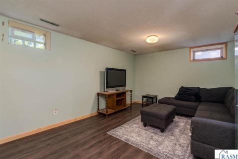 19 W Higbie Avenue Minnesota Lake MN 56068