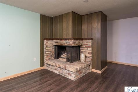 19 W Higbie Avenue Minnesota Lake MN 56068