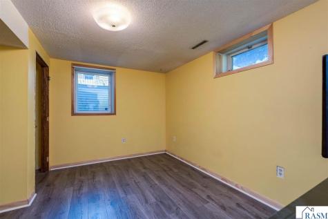 19 W Higbie Avenue Minnesota Lake MN 56068