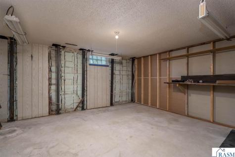 19 W Higbie Avenue Minnesota Lake MN 56068