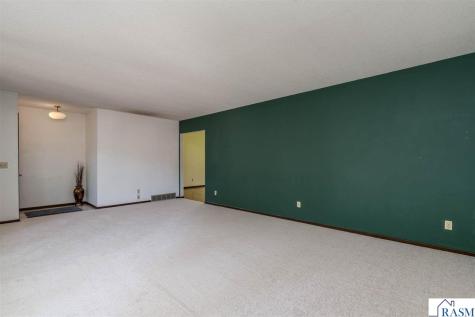 19 W Higbie Avenue Minnesota Lake MN 56068