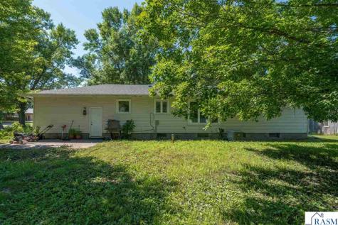 19 W Higbie Avenue Minnesota Lake MN 56068
