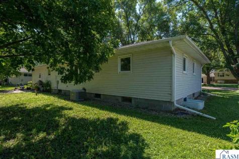 19 W Higbie Avenue Minnesota Lake MN 56068