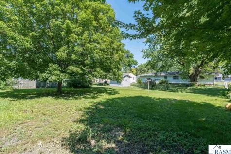 19 W Higbie Avenue Minnesota Lake MN 56068