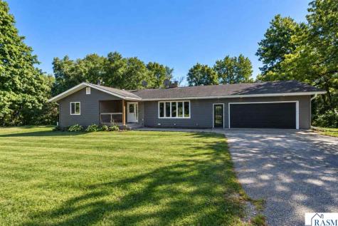 1011 N Cordova Avenue Le Center MN 56057