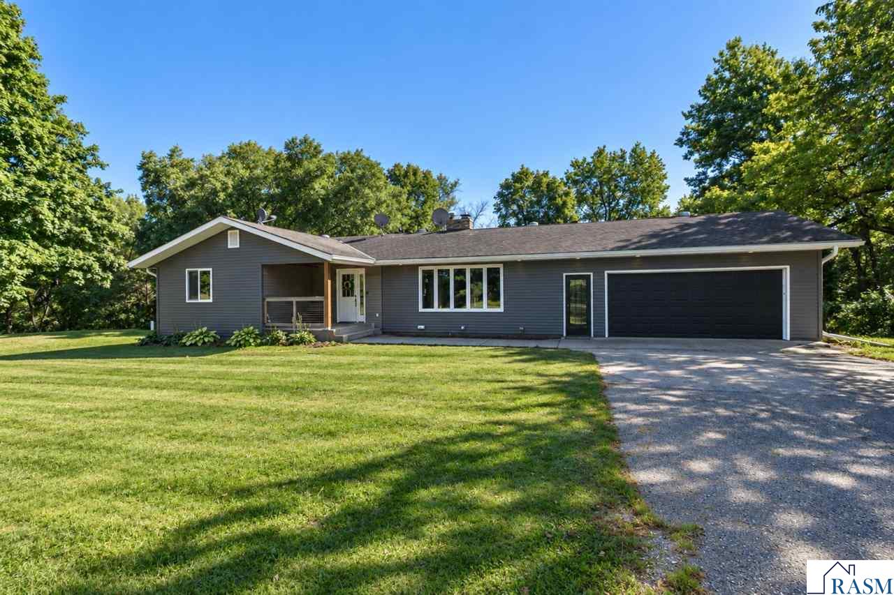 1011 N Cordova Avenue Le Center MN 56057