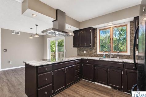 1011 N Cordova Avenue Le Center MN 56057