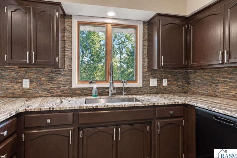 1011 N Cordova Avenue Le Center MN 56057