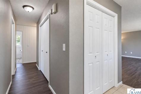1011 N Cordova Avenue Le Center MN 56057