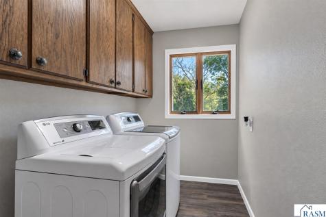 1011 N Cordova Avenue Le Center MN 56057