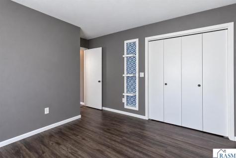 1011 N Cordova Avenue Le Center MN 56057
