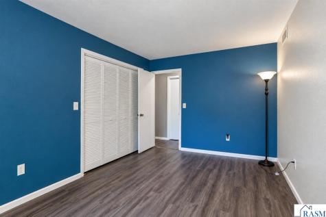 1011 N Cordova Avenue Le Center MN 56057