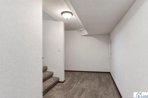 1011 N Cordova Avenue Le Center MN 56057