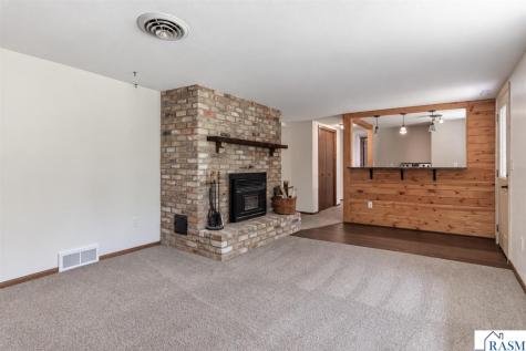 1011 N Cordova Avenue Le Center MN 56057