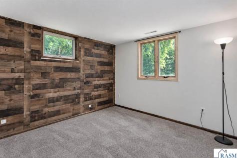 1011 N Cordova Avenue Le Center MN 56057