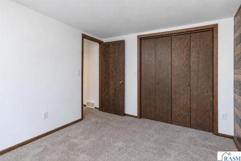 1011 N Cordova Avenue Le Center MN 56057