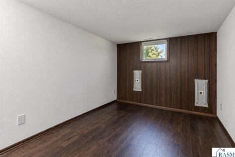 1011 N Cordova Avenue Le Center MN 56057