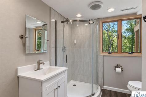 1011 N Cordova Avenue Le Center MN 56057