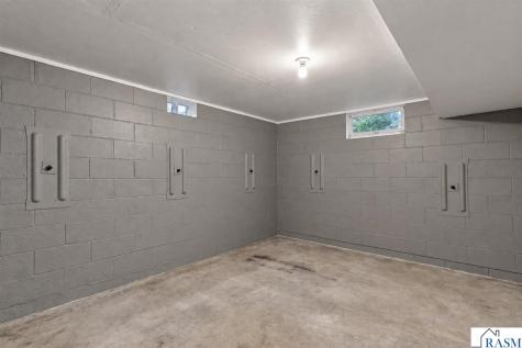 1011 N Cordova Avenue Le Center MN 56057