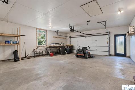 1011 N Cordova Avenue Le Center MN 56057