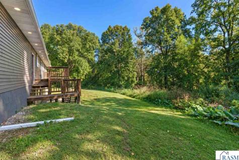 1011 N Cordova Avenue Le Center MN 56057