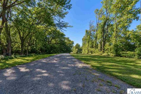 1011 N Cordova Avenue Le Center MN 56057