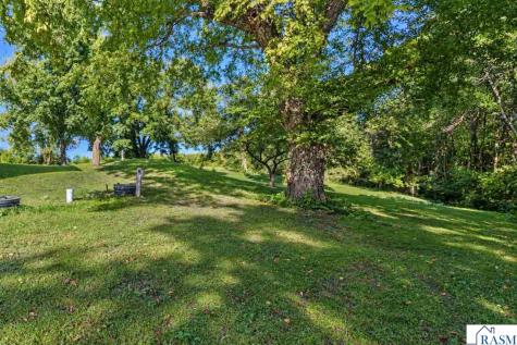 1011 N Cordova Avenue Le Center MN 56057