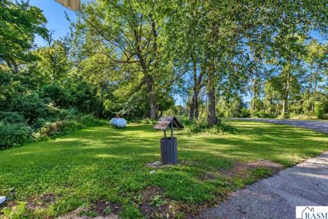 1011 N Cordova Avenue Le Center MN 56057