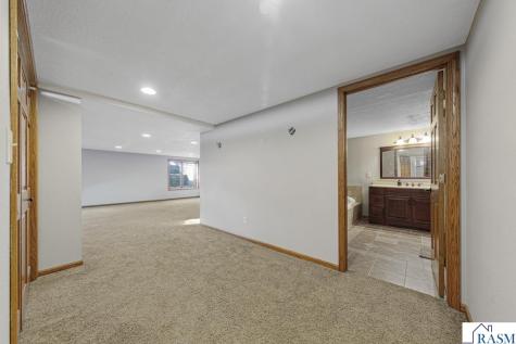 101 Mapleridge Drive Mankato MN 56001