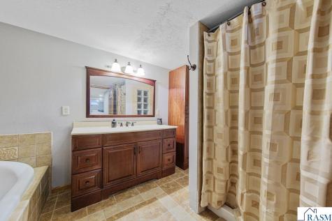 101 Mapleridge Drive Mankato MN 56001
