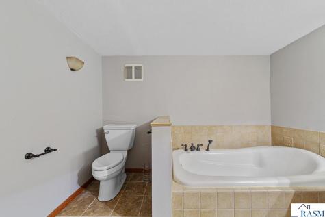 101 Mapleridge Drive Mankato MN 56001