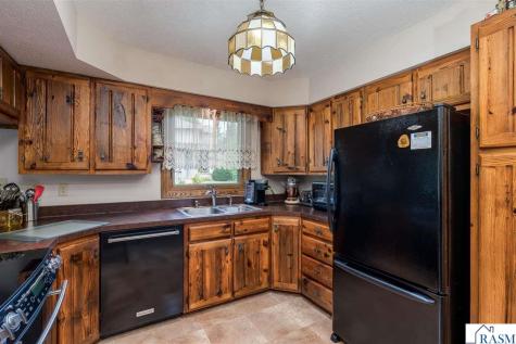 314 Meadow Woods Drive Mankato MN 56001
