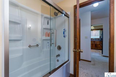 314 Meadow Woods Drive Mankato MN 56001