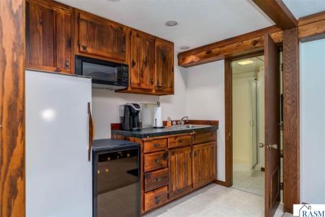 314 Meadow Woods Drive Mankato MN 56001