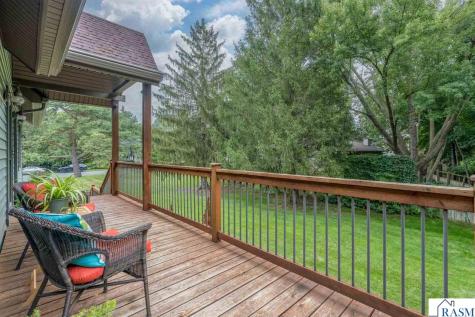 314 Meadow Woods Drive Mankato MN 56001