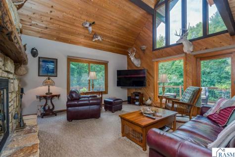 314 Meadow Woods Drive Mankato MN 56001